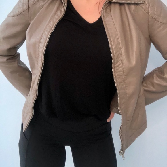 Vegan leather Jacket - Picture 5 of 6